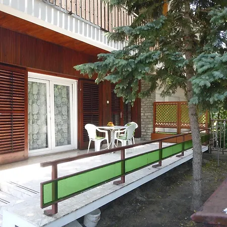 Oleander House * שיופוק