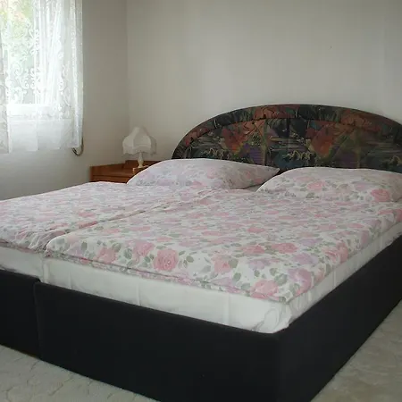 Oleander House שיופוק